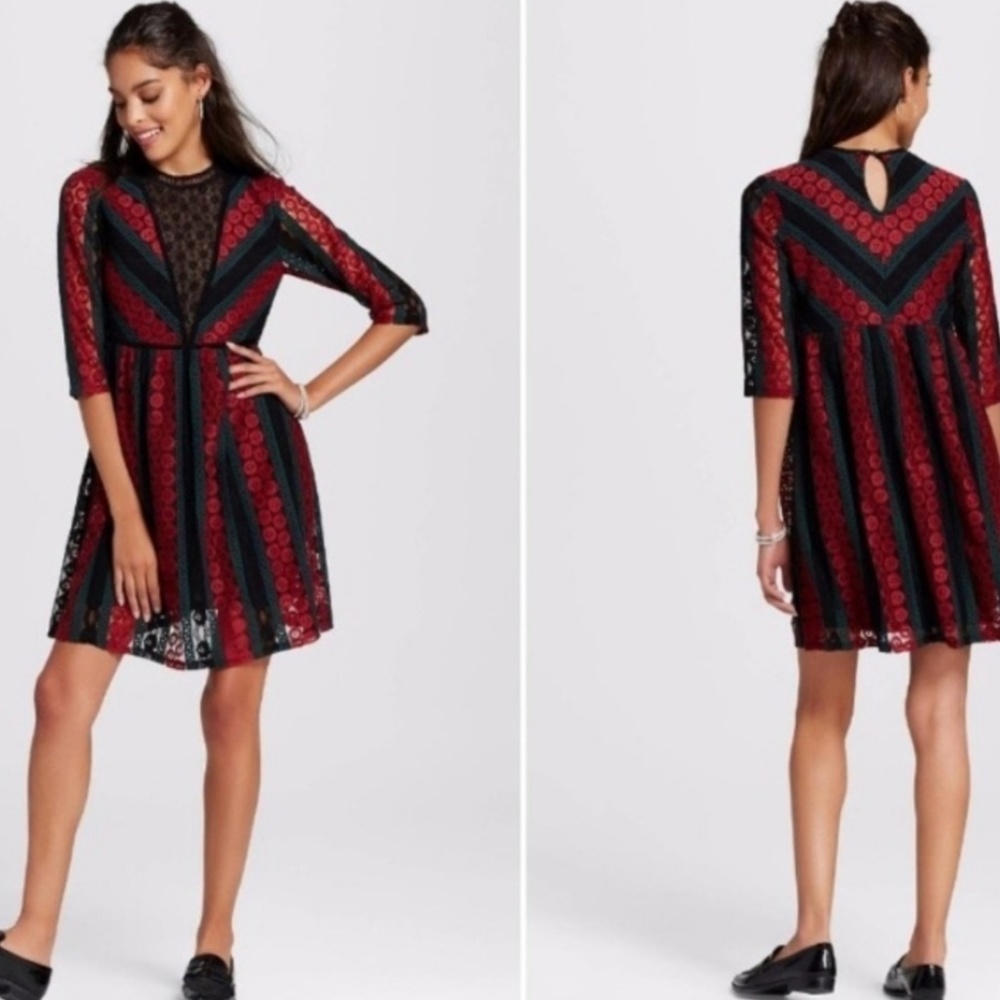 Womens beautiful lace intricate dress boho small